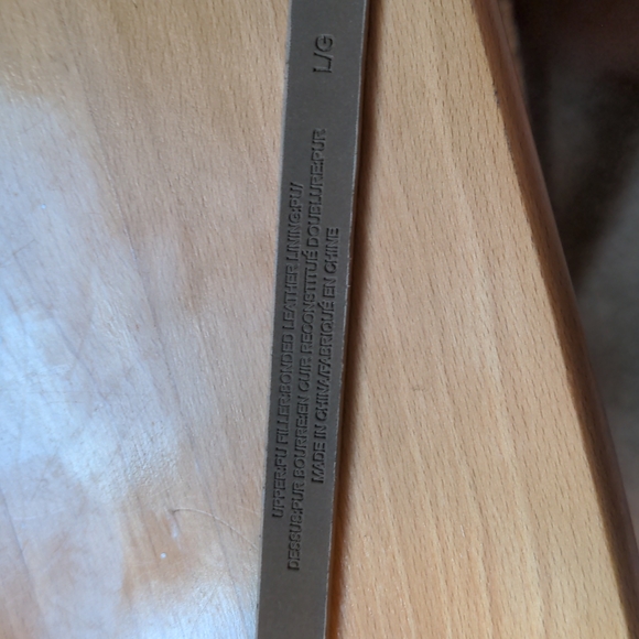 ~Free with purchase~ gold sparkly belt - Picture 2 of 2